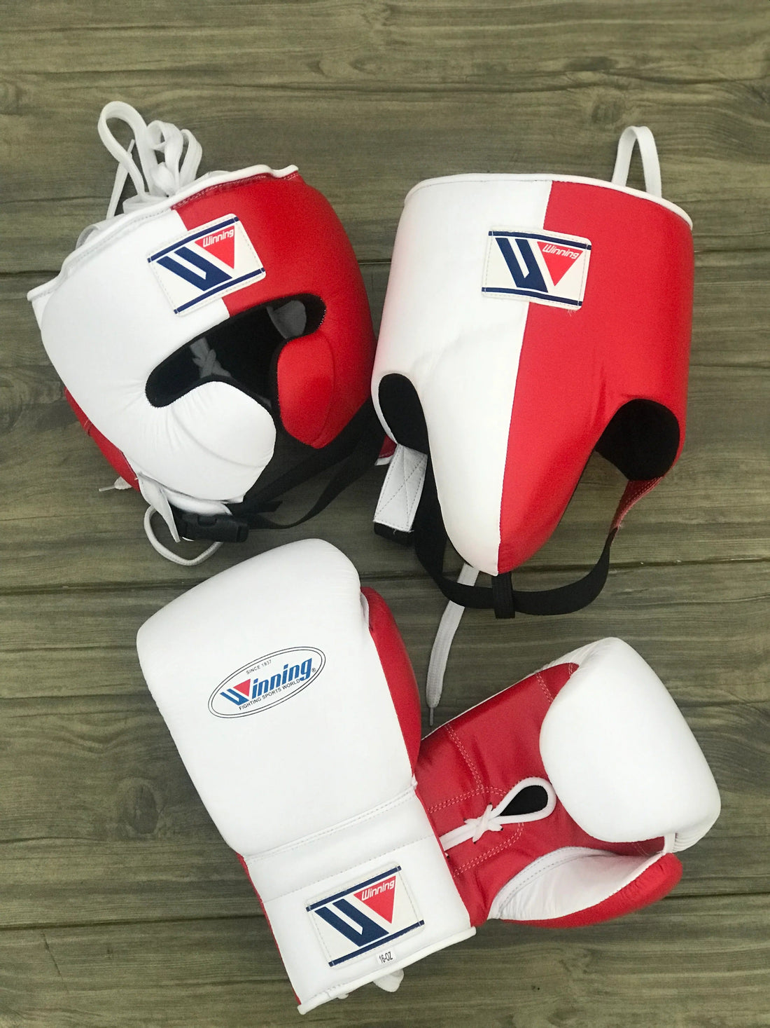 Winning Boxing Set – Genuine Leather Gloves, Headgear & Groin Guard in White & Red – product image 2