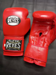 Boxing Forge red Mexican-style training boxing gloves, product view 3