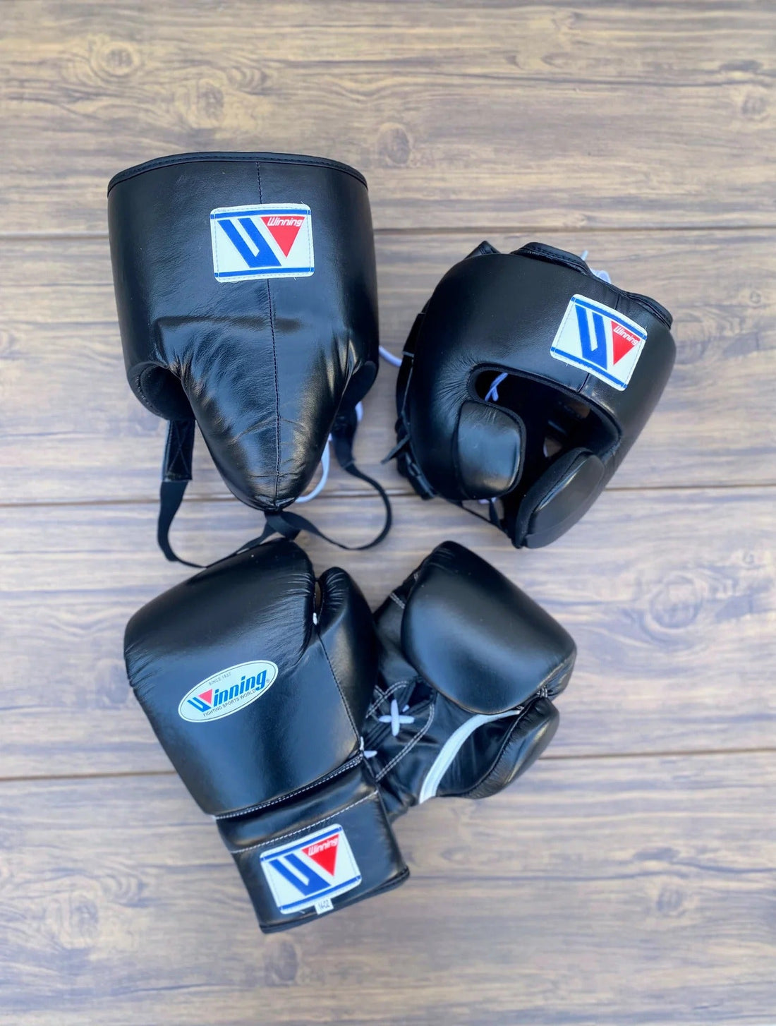 Winning Black Boxing Set – Premium Boxing Gloves, Headgear & Training Equipment – product image 1