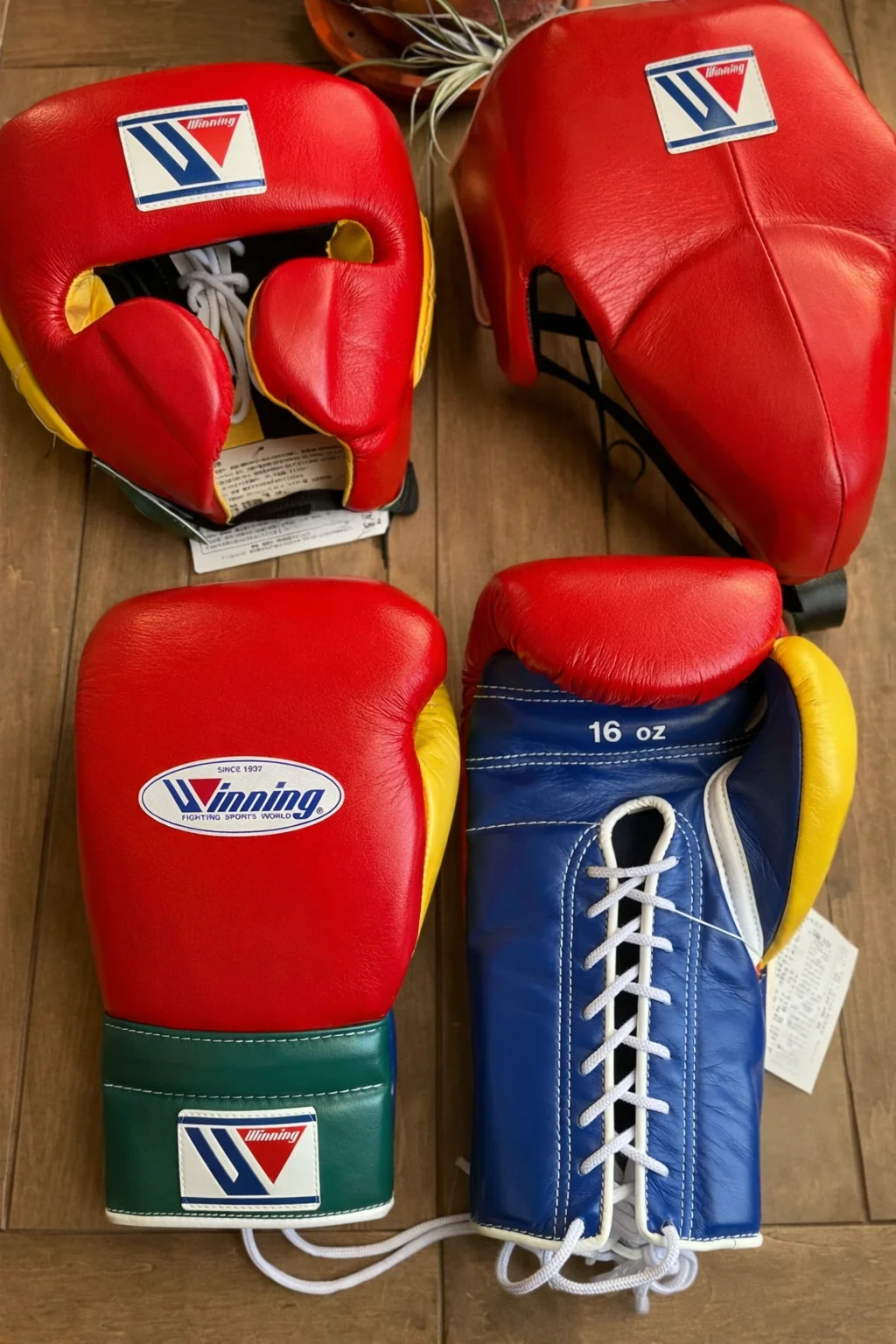 Winning Style Boxing Set | Lace-Up Gloves, Headgear & Groin Guard – product image 1